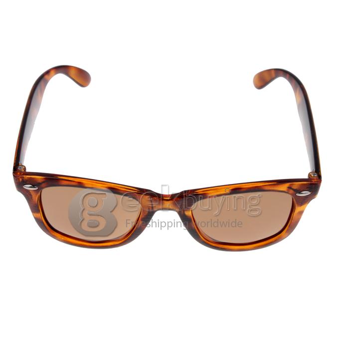 Oval Style Frame TR90 Polarized Lens Sports Sunglasses - Multi Color