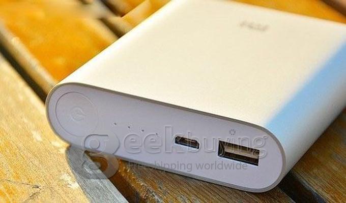 Bundle XiaoMi 10400mAh USB Portable Power Bank + XIAOMI Protective Silicon Rubber Case Orange