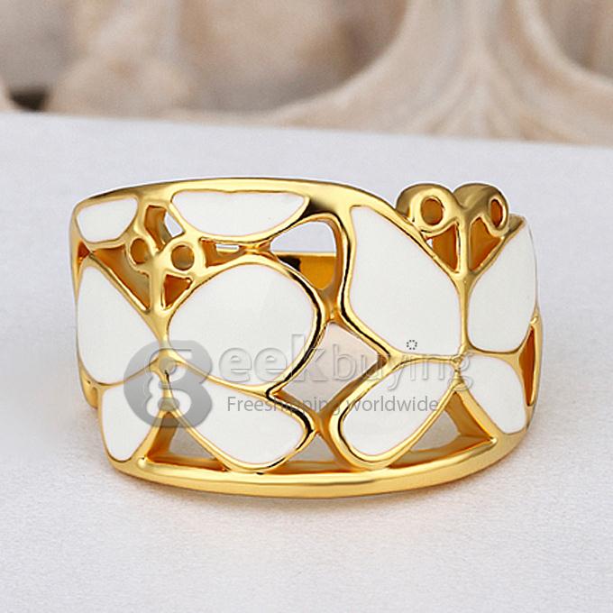 Fashion Women Jewelry Retro Hollow Out Butterfly Rings Size 8 - Golden + White