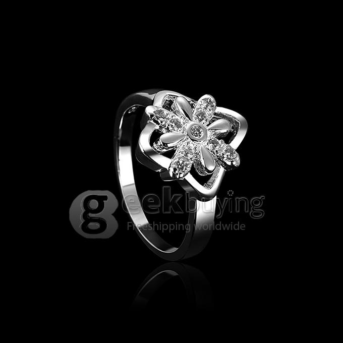 Fashion Elegant Shining Brass with Rhinestone Double Four Leaf Clover Ring for Woman Size 8 - Silver