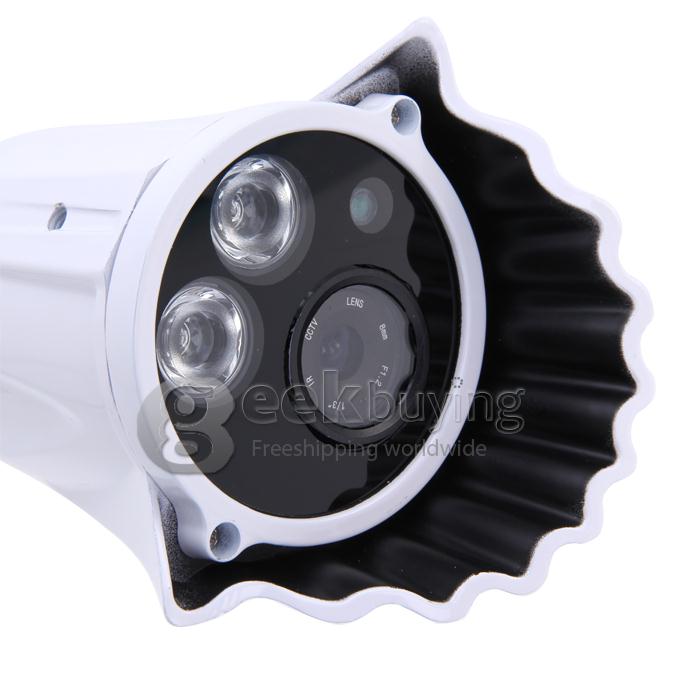 1/3 CMOS 8mm Lens 700TVL 2 IR LEDs Day / Night Waterproof Security Outdoor CCTV Camera with Bracket - White (NTSC)