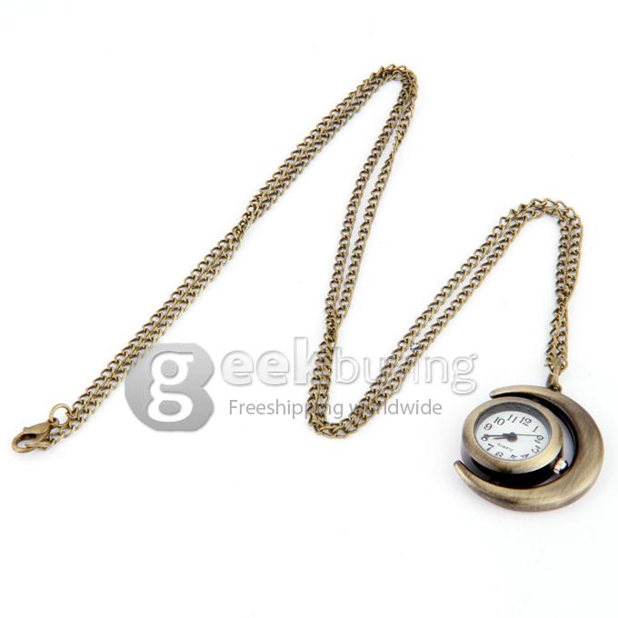Women's Vintage Round Dial Crescent Pattern Quartz Analog Necklace Watch