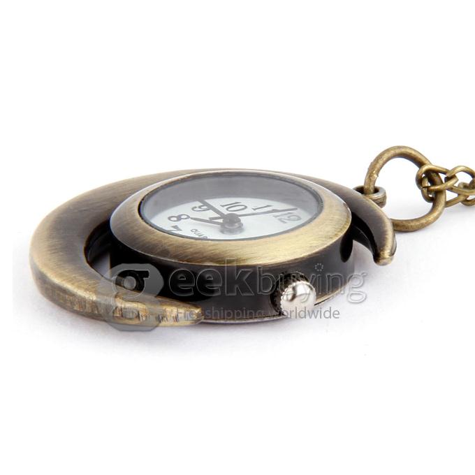 Women's Vintage Round Dial Crescent Pattern Quartz Analog Necklace Watch