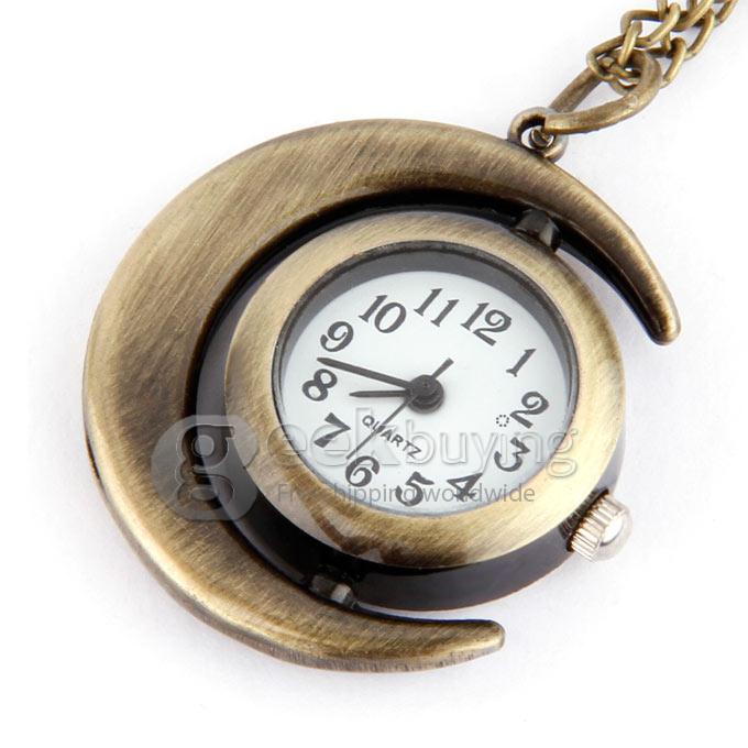 Women's Vintage Round Dial Crescent Pattern Quartz Analog Necklace Watch