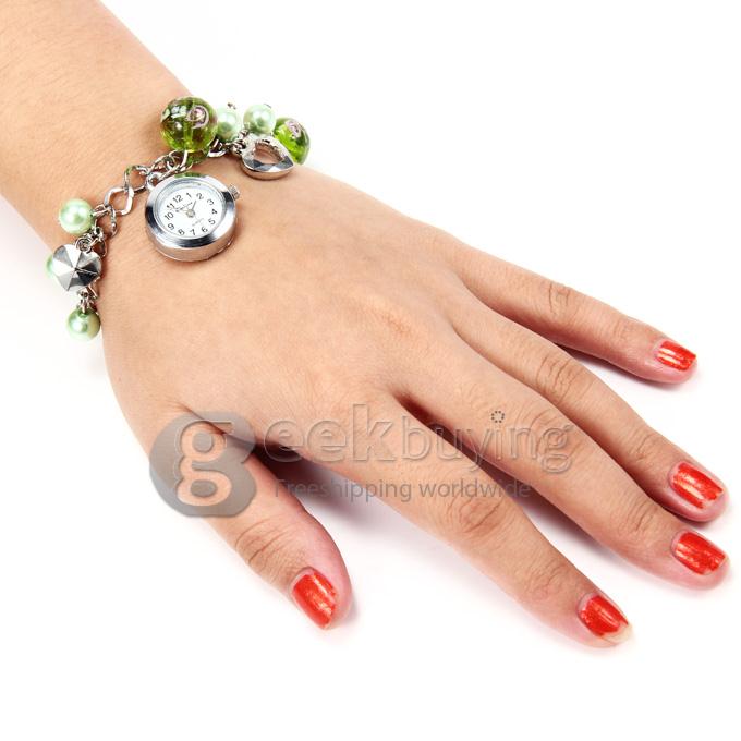 Fashion Casual Alloy and Plastic Bead Heart Pattern Analog Quartz Bracelet Watch for Woman - Green