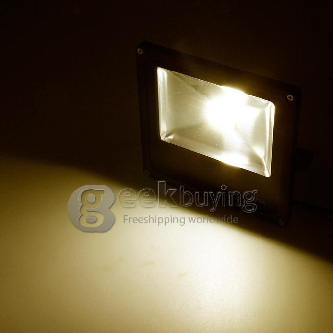 Waterproof IP65 1800Lm 20W LED Flood Light High Power Outdoor Spotlights Lamp AC100-240V - Warm White