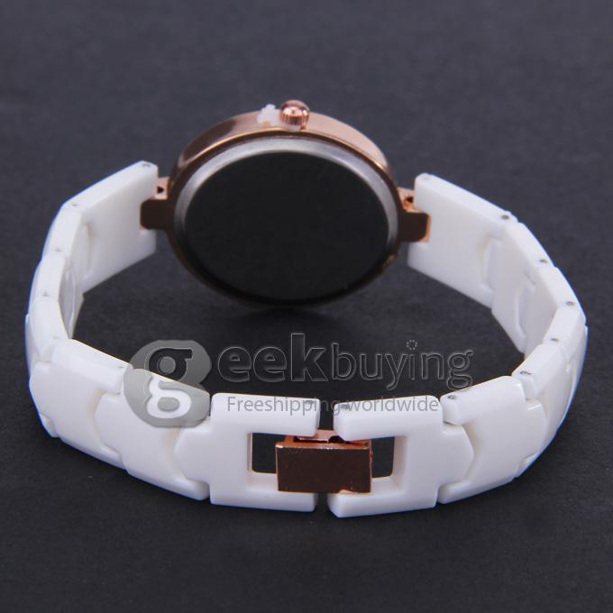 Wecin Fashion Women Bracelet Wrist Watches with Oval Design - White