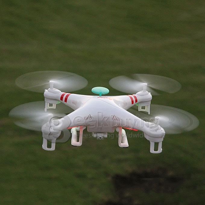 GPTOYS F2C Aviax 4CH RC Quadcopter 6 Axis Gyro Headless Mode 4G Memory 2.4GHz 3D Eversion LCD With 2.0MP HD Camera