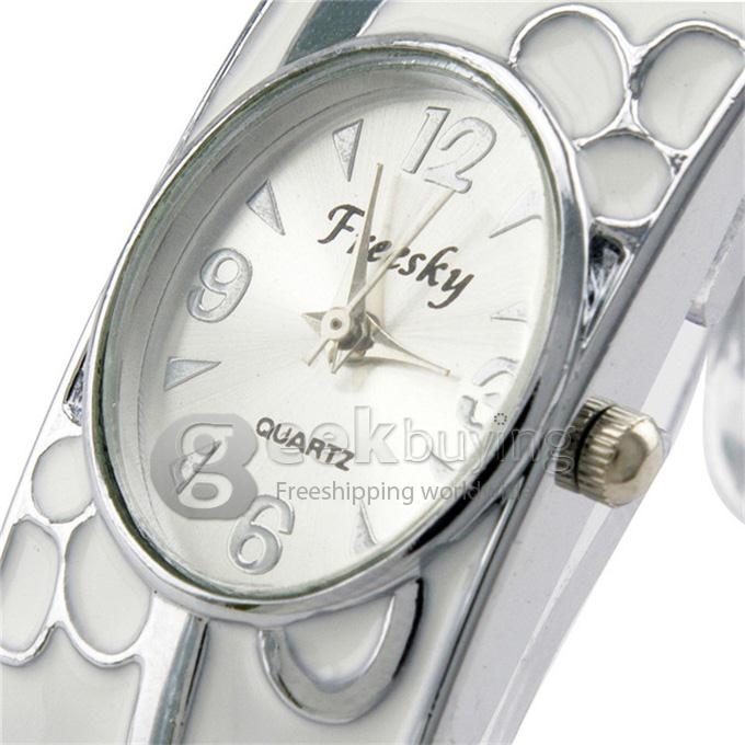 YR WH189 Fashion Gorgeous Built-in Round Dial Women Bracelet Watch - White