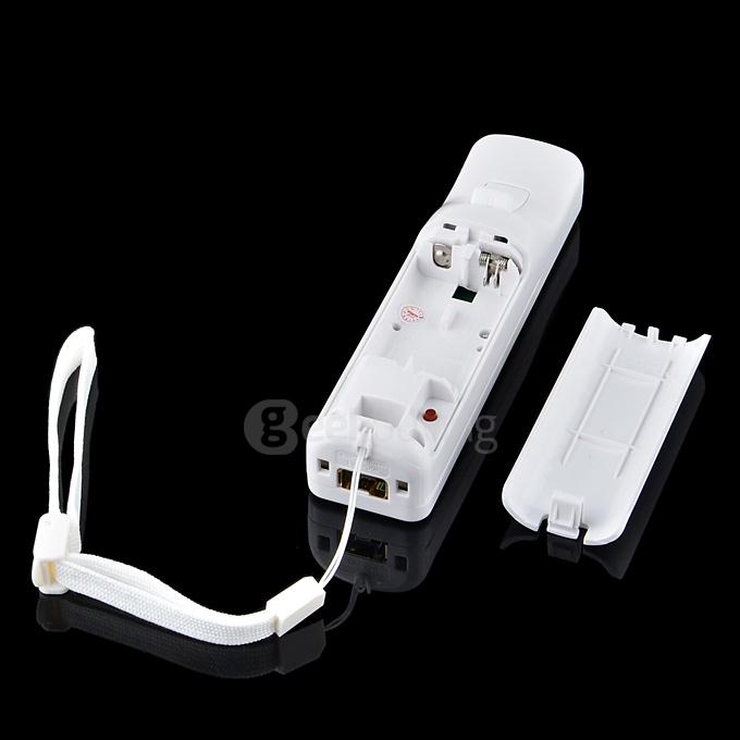 Remote Controller Nunchuck Set With Silicone Sleeve & Strap for Wii - White (2 x AA)
