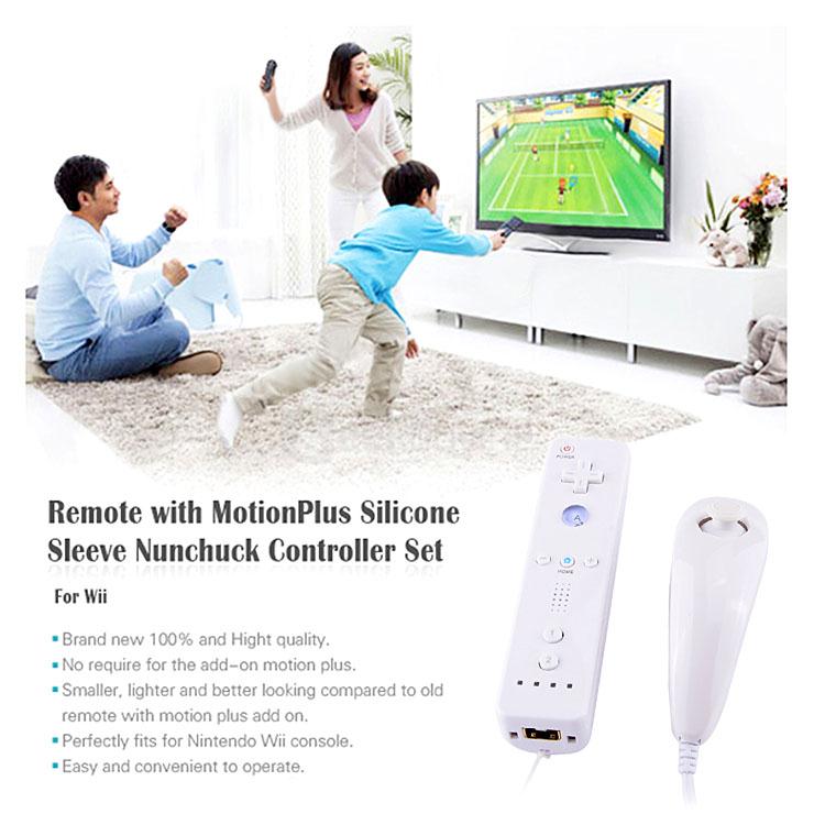 Remote Controller Nunchuck Set With Silicone Sleeve & Strap for Wii - White (2 x AA)