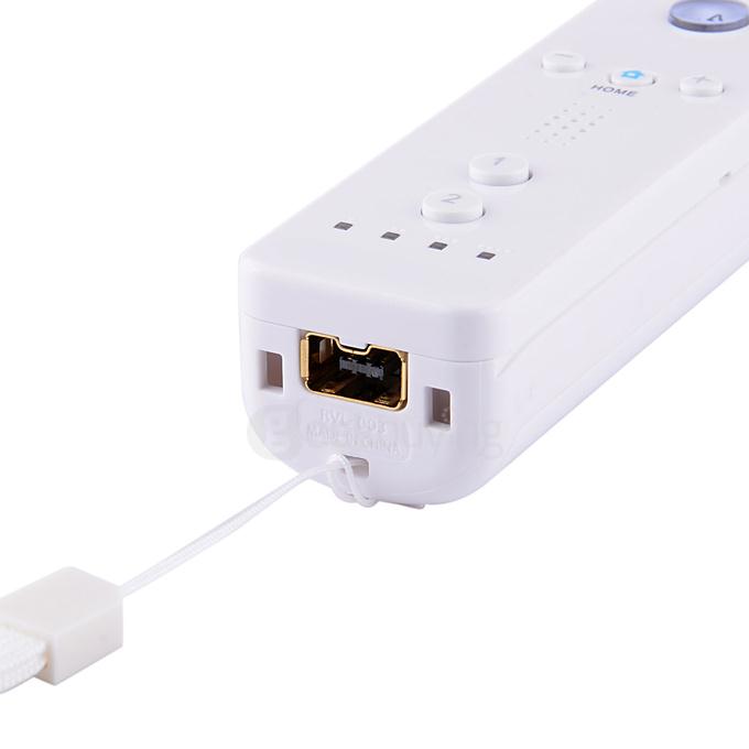 Remote Controller Nunchuck Set With Silicone Sleeve & Strap for Wii - White (2 x AA)