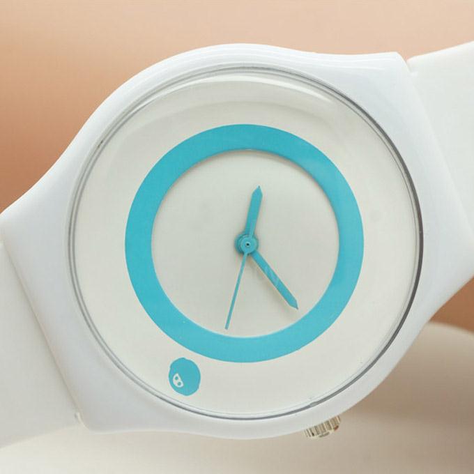 Willis 9918 Fashion Casual Students Kids Watch 30M Waterproof Analog Quartz Sports Wrist Watch - White