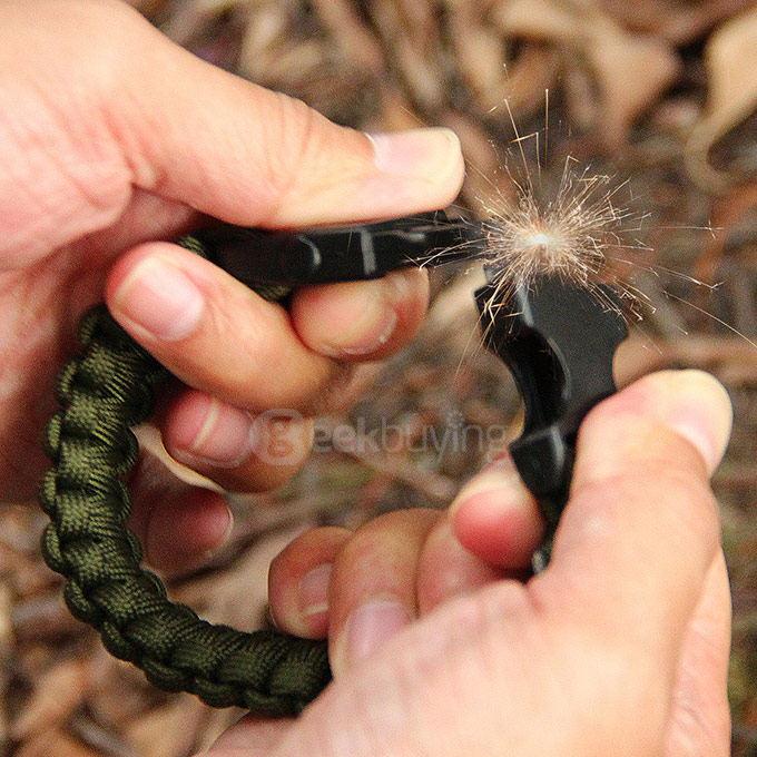 Outdoor Multi-purpose Survival Paracord Bracelet with Fire Starter and Safety Whistle - Army Green