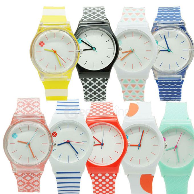 Willis 6018 Fashion Students Kids Mini Wrist Watch 30M Waterproof Four Leaf Clover Design Analog Quartz Watch - Black