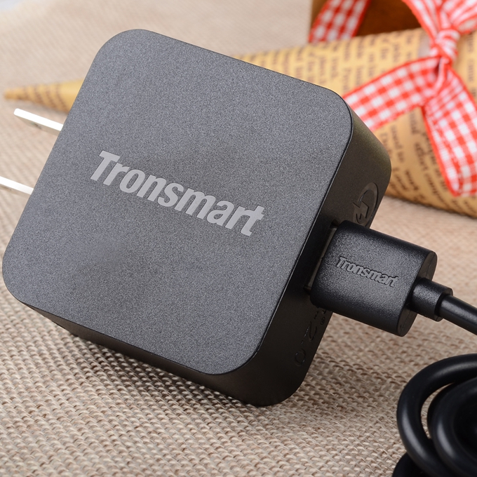 Tronsmart Quick Charge 2.0 18W AC Home Wall Travel USB Charger Fast Charger wth 1.8M USB Cable for Galaxy S6/S6 Edge Note 4/Edge Google Nexus 6 HTC M9 Xperia Z3/Z2 Sharp Aquos Pad/Zeta Xiaomi