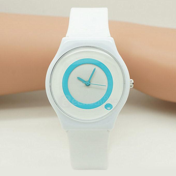 Willis 9918 Fashion Casual Students Kids Watch 30M Waterproof Analog Quartz Sports Wrist Watch - White