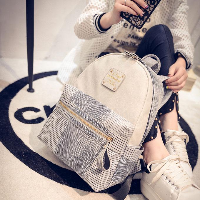 TL641 Lady Simple Rivet Shoulder Bag Leisure Travel Backpack - White
