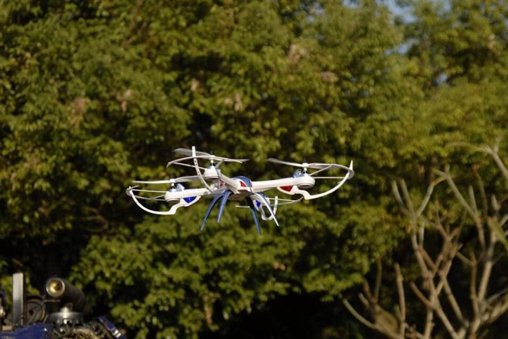 JJRC H16 YiZhan Tarantula X6 Wide Angle 3D Stunt Quadcopter with 5MP Camera With IOC - Black & white