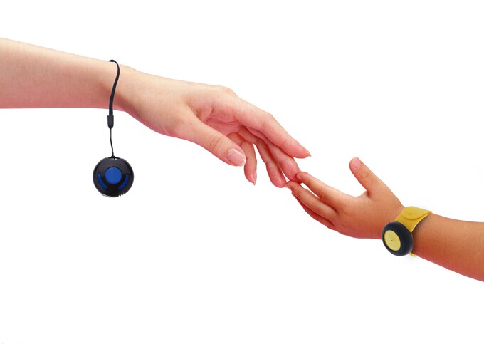 HAVIR HV-102 Waterproof Toddler Kids Bluetooth 4.0 Anti-lost Safety Alarm Wristband for iOS and Android OS - Yellow