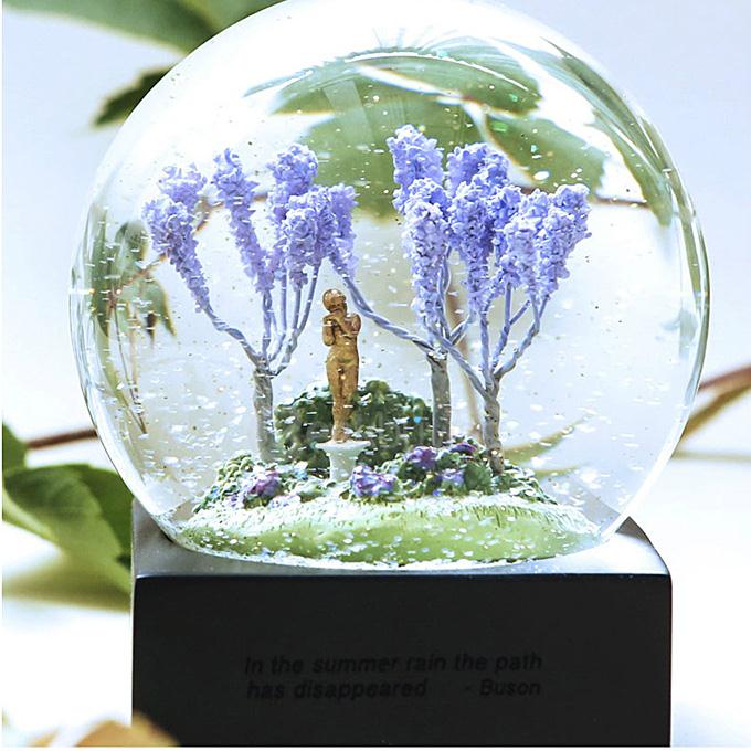 Creative Summer Fahion Crystal Ball Snow Globe