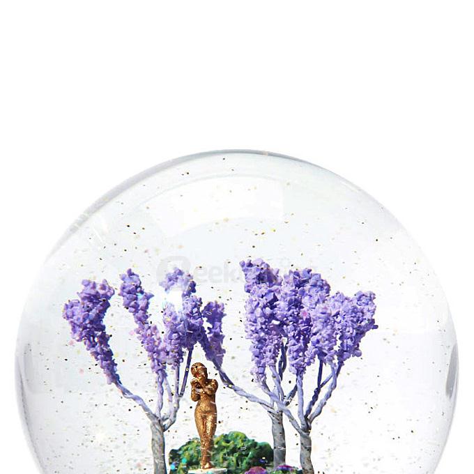 Creative Summer Fahion Crystal Ball Snow Globe