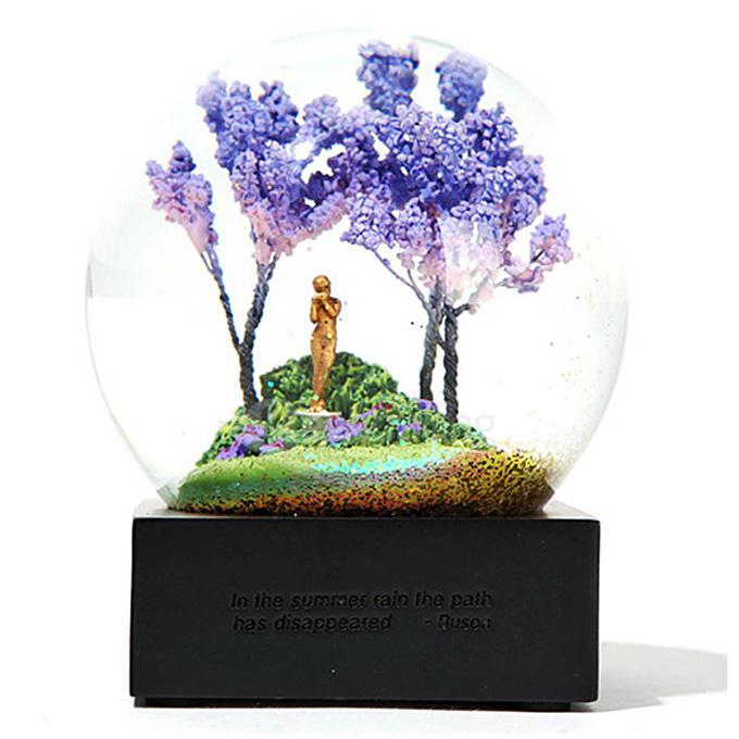 Creative Summer Fahion Crystal Ball Snow Globe