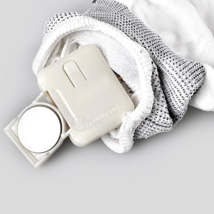 Colorful LED Flash Light Gloves Fingertip Flash Gloves Halloween Christmas Decorations - White
