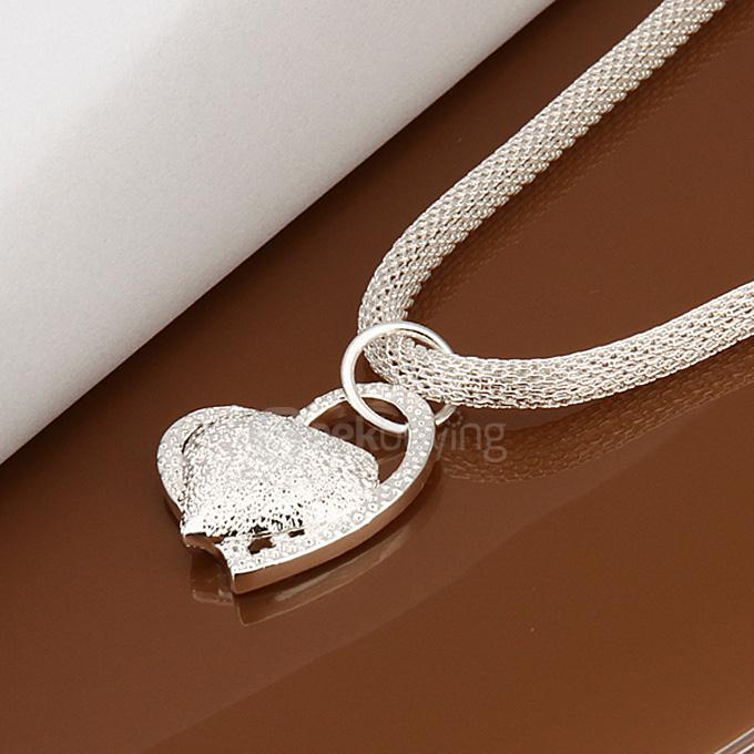 LKNSPCN270 Heart-shaped Zircon Silver Necklace
