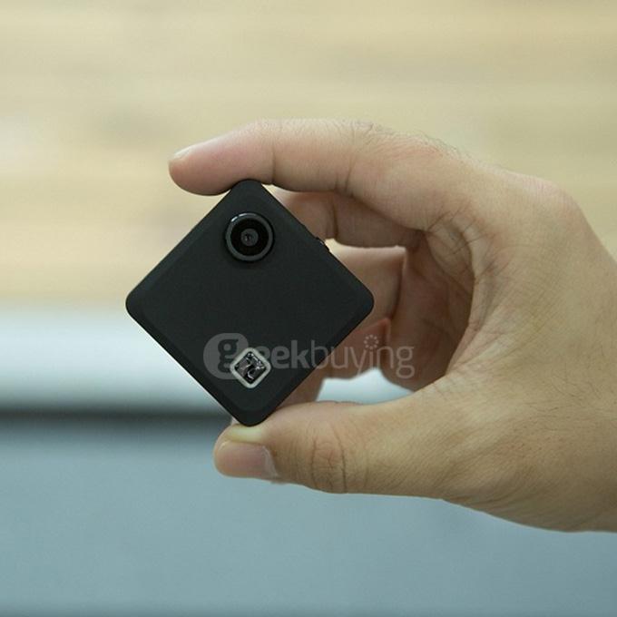 Foream Compass Mini WiFi Action Camera Ambarella A7 8.0MP CMOS Image Sensor 78 Degree View Angle 750mAh Battery - Black