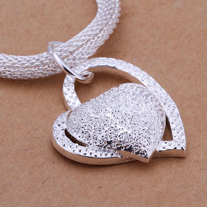 LKNSPCN270 Heart-shaped Zircon Silver Necklace