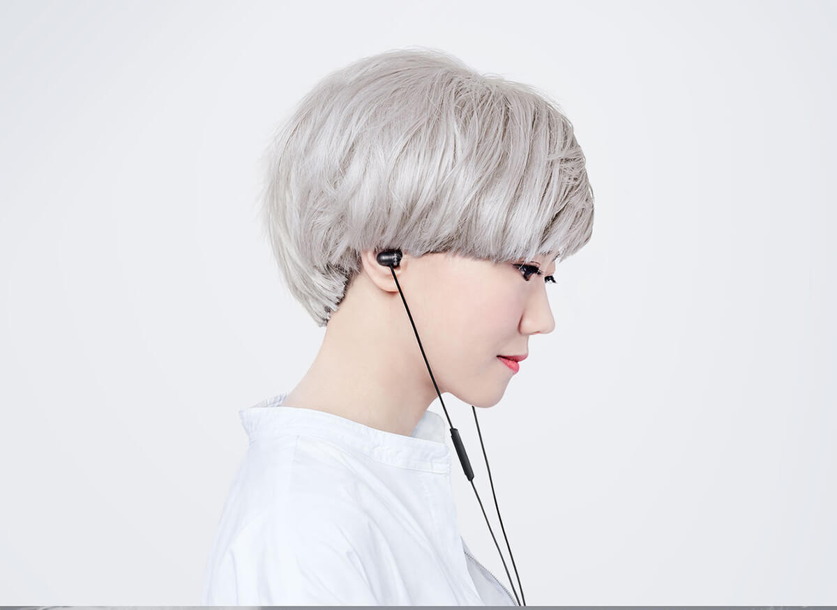 Original Xiaomi Capsule Earphone In-Ear Earphone Wire Control Mic for iPhone iPod Android Smartphones - Black
