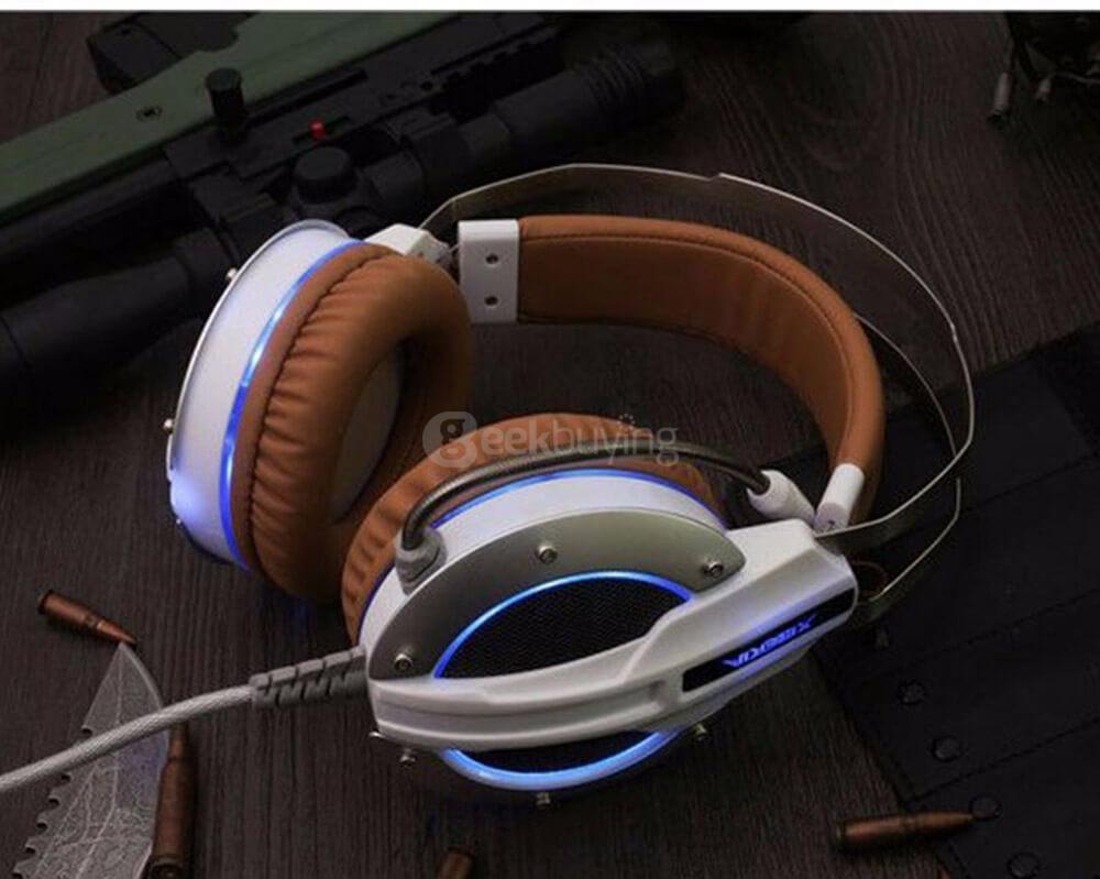 Xiberia X11 Over-ear USB LED Gaming Headsets with Microphone Super Bass 3.5mm Plug - White