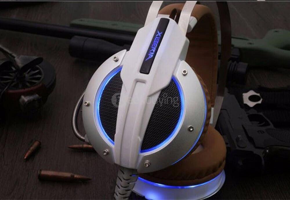 Xiberia X11 Over-ear USB LED Gaming Headsets with Microphone Super Bass 3.5mm Plug - White