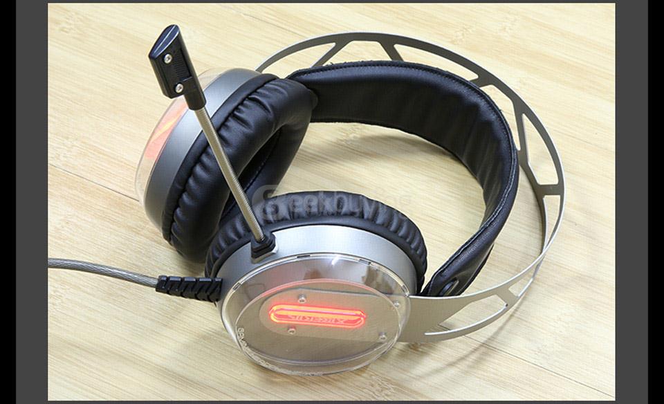 Xiberia X12 Over-ear USB Gaming Headsets Noise Canceling Surrounded Sound Luminous LED Light Headphones with Mic - Red