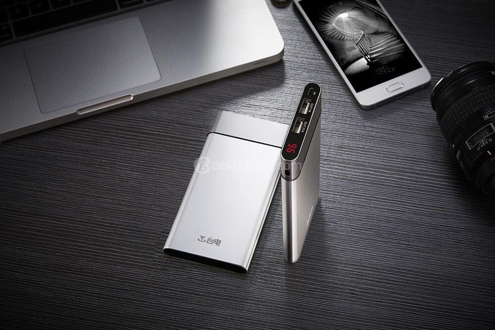 Original Teclast T100UC-S 10000mAh Power Bank 8 Pin and Micro USB Dual Input Intelligent Digital Display - Silver