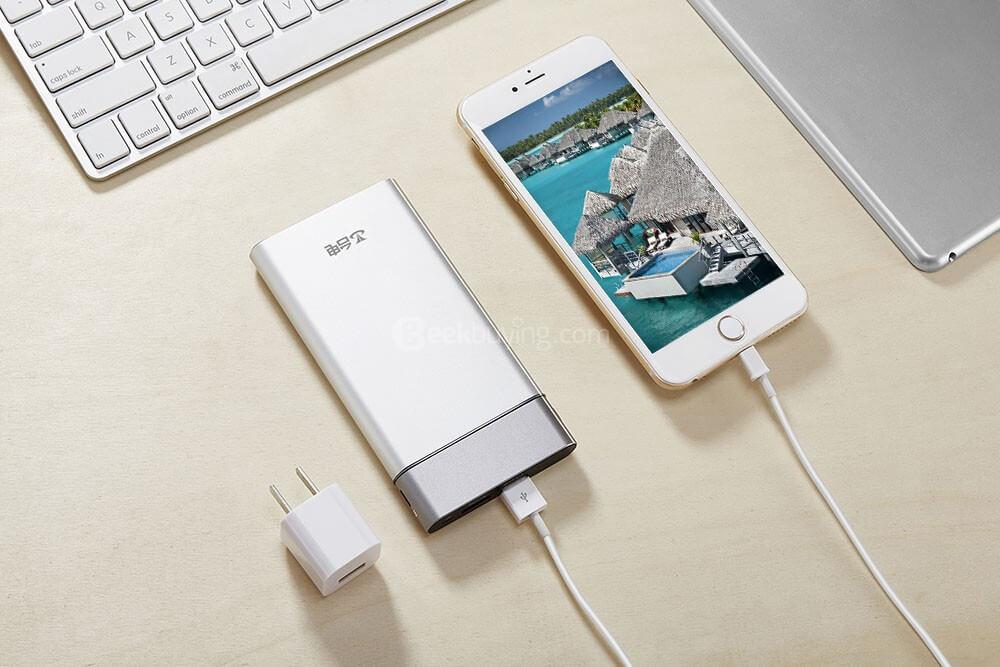 Original Teclast T100UC-S 10000mAh Power Bank 8 Pin and Micro USB Dual Input Intelligent Digital Display - Silver