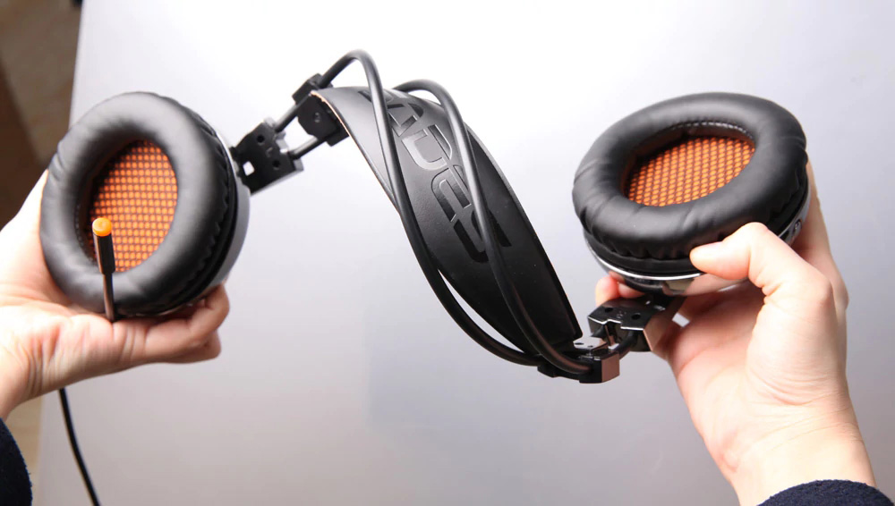 SADES SA-928 Gaming Headphones with Mic 3.5mm Plug Noise Canceling Volume Control - Black + Orange