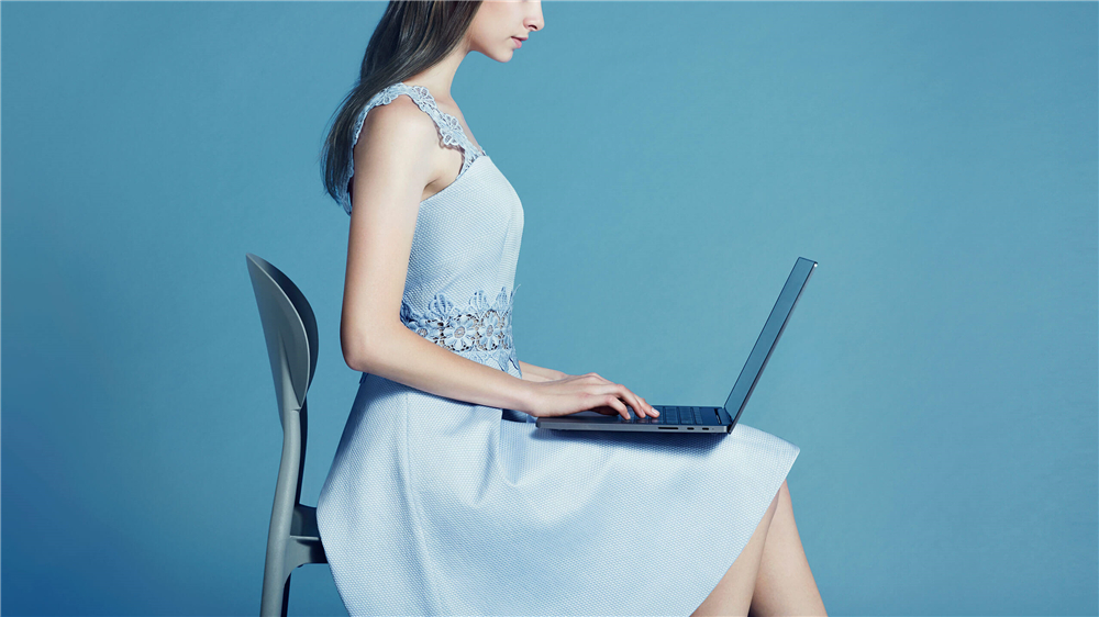 Xiaomi Mi Notebook Pro 15.6" Fingerprints Intel Core i5-8250U 3.4GHz 8GB RAM 256GB SSD ROM Windows 10 4 NVMe SSD USB-C HDMI - Space Gray