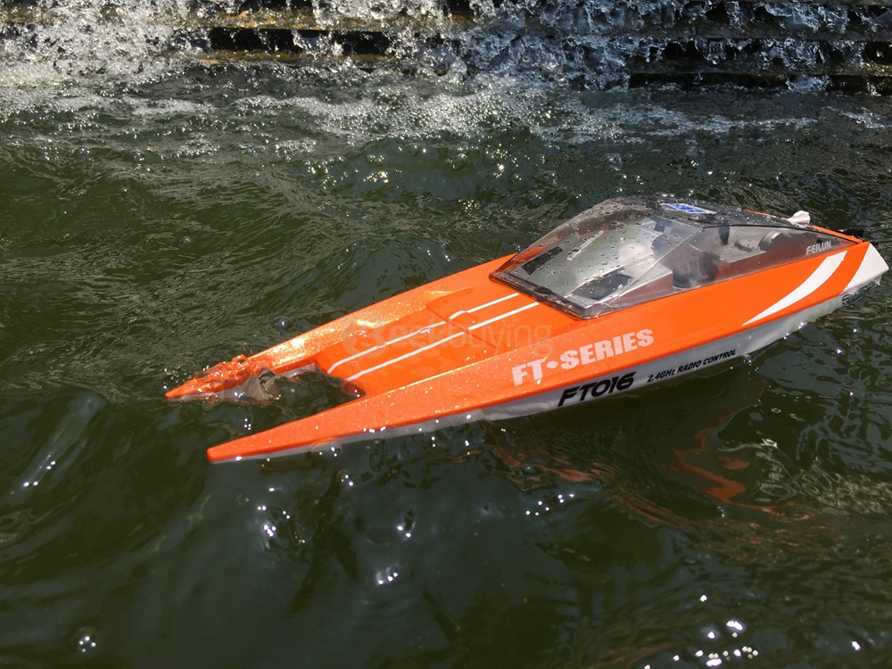 FEILUN FT016 RC Boat 2.4G 4CH High Speed Built-in Water Cooling System - Green