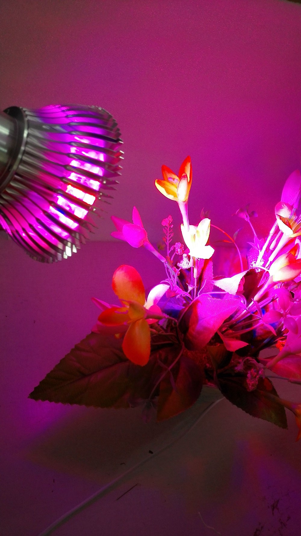 LED Clip Plant Light RFC-J15WC US Plug Home Grow Lights 360 Rotation - Silver