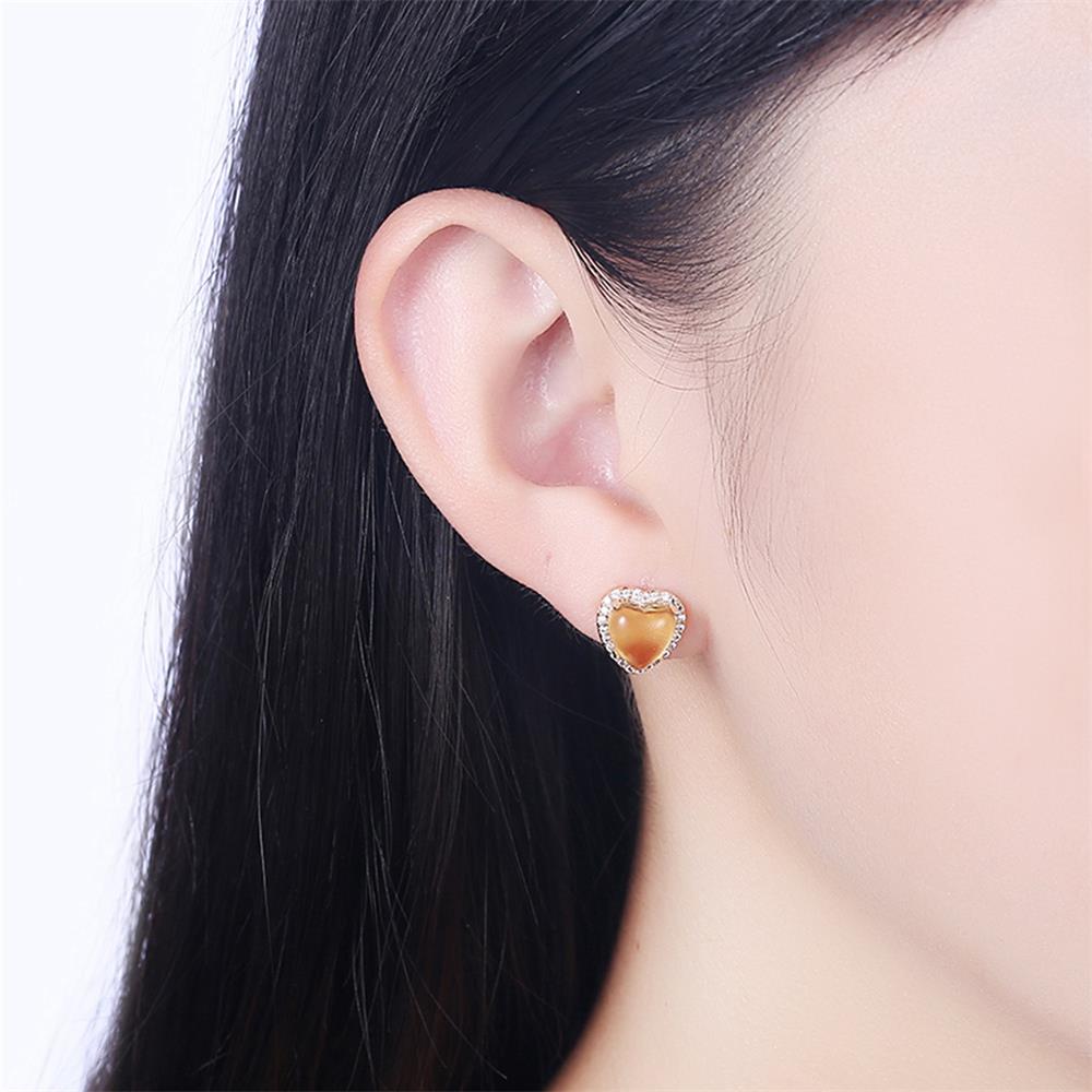 1 Pair Women's Fashion Beautiful Simple Heart-shaped Rhinestone Earrings Stylish Jewelry - Light Yellow