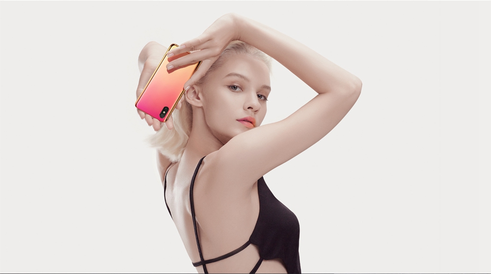 Xiaomi Mi8 6.21 Inch In-Display Fingerprint 4G LTE Smartphone Snapdragon 845 8GB 128GB Dual 12MP Rear Cameras MIUI 9 Type-C Fast Charge English and Chinese Version - Twilight Gold