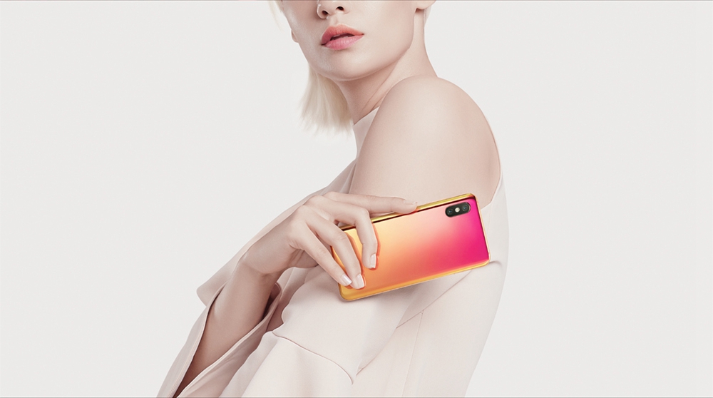 Xiaomi Mi8 6.21 Inch In-Display Fingerprint 4G LTE Smartphone Snapdragon 845 8GB 128GB Dual 12MP Rear Cameras MIUI 9 Type-C Fast Charge English and Chinese Version - Twilight Gold