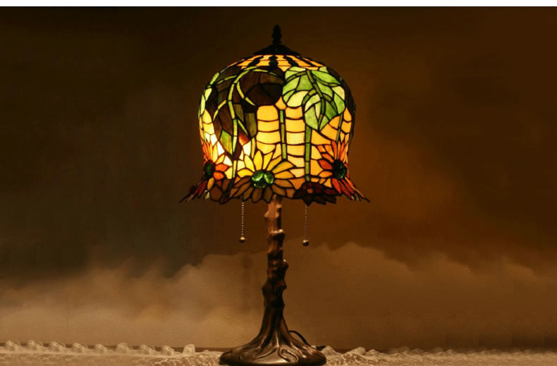 FUMAT Tiffany Style Stained Glass Handcrafted Table Lamp - Romantic Sunflower Design