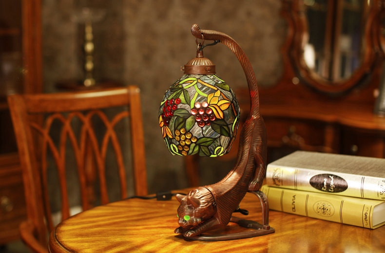 FUMAT Tiffany Style Stained Glass Handcrafted Table Lamp - Retro Cat Base Grape Design