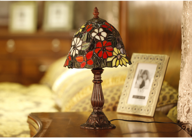 FUMAT 8" Tiffany Style Stained Glass Table Lamp - Romantic Flower Design