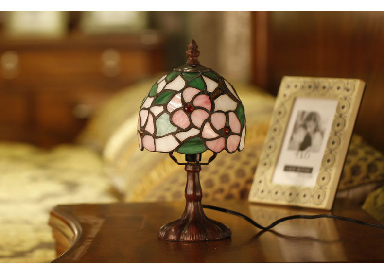 FUMAT Tiffany Style Stained Glass Table Lamp - Romantic Cherry Blossoms Design
