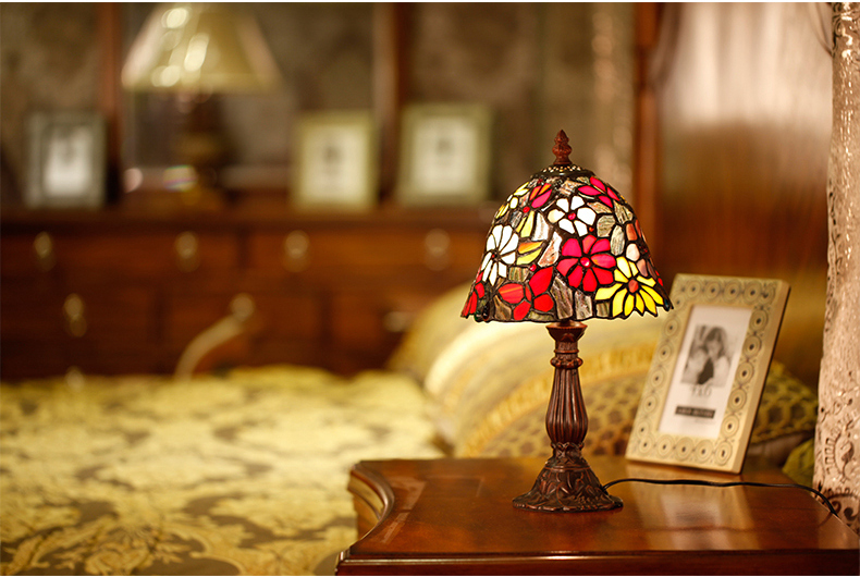 FUMAT 8" Tiffany Style Stained Glass Table Lamp - Romantic Flower Design