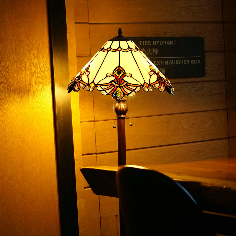 FUMAT 17 Inch Tiffany Style Stained Glass Handcrafted Floor Lamp - Red Wine